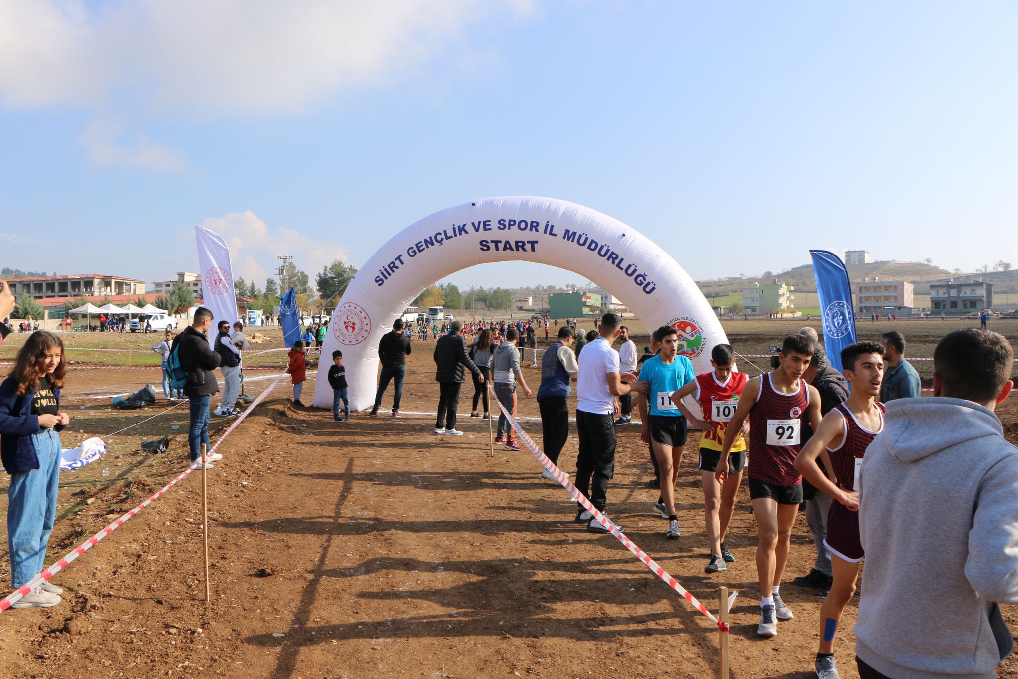 BÖLGESEL İL-İLÇE KARMALARI VE KURUMLAR KROS LİGİ YARI FİNAL YARIŞMASI SONA ERDİ