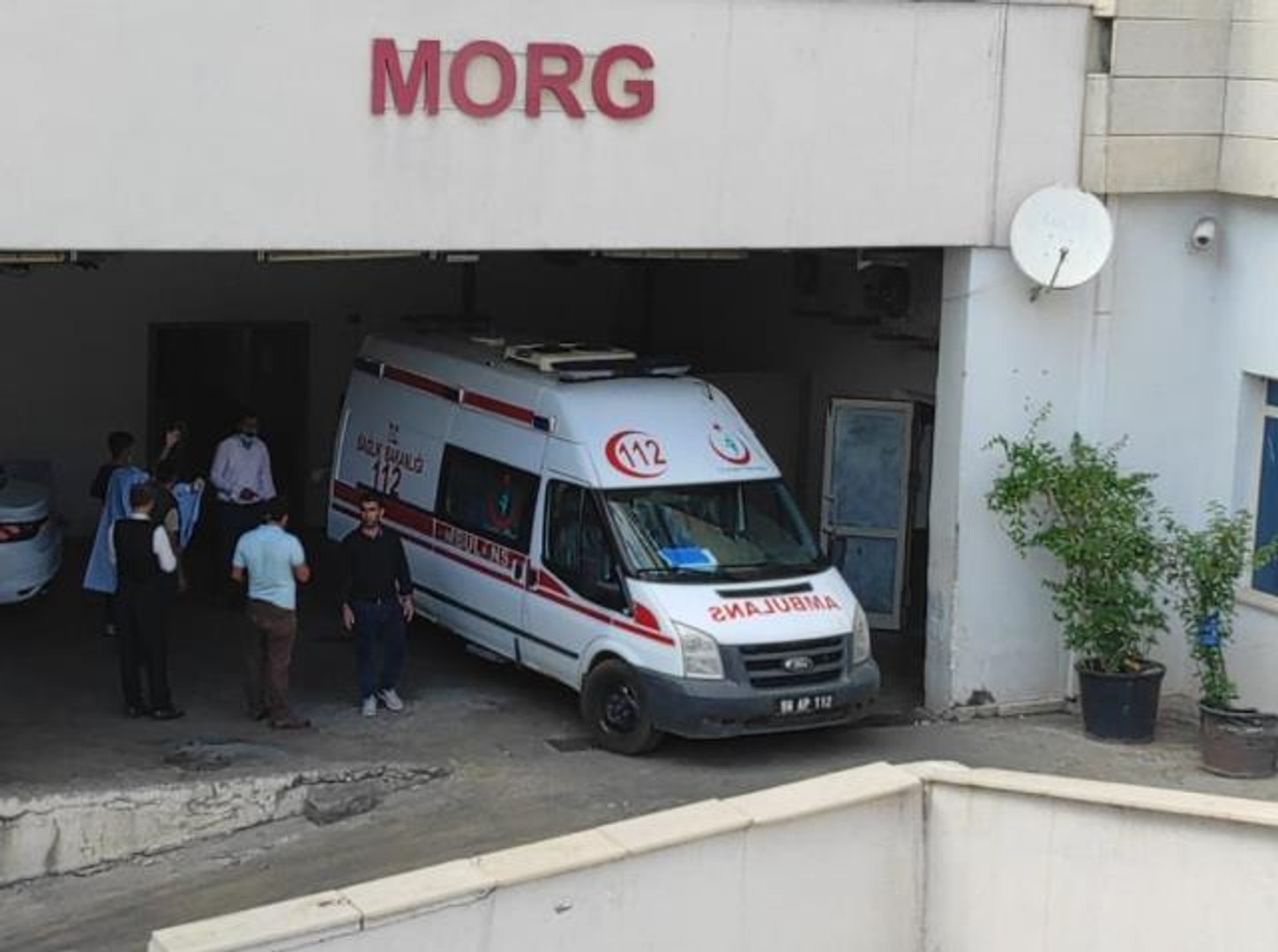 Siirt’te 5. Kattan Düşen Genç Hayatını Kaybetti