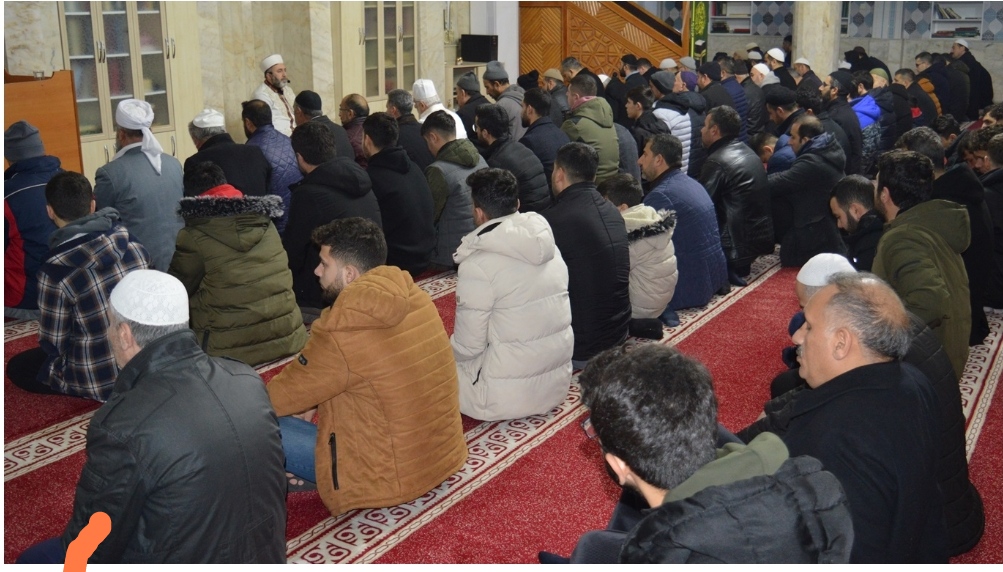 Siirt’te Sabah Namazında Eller Semaya Kalktı