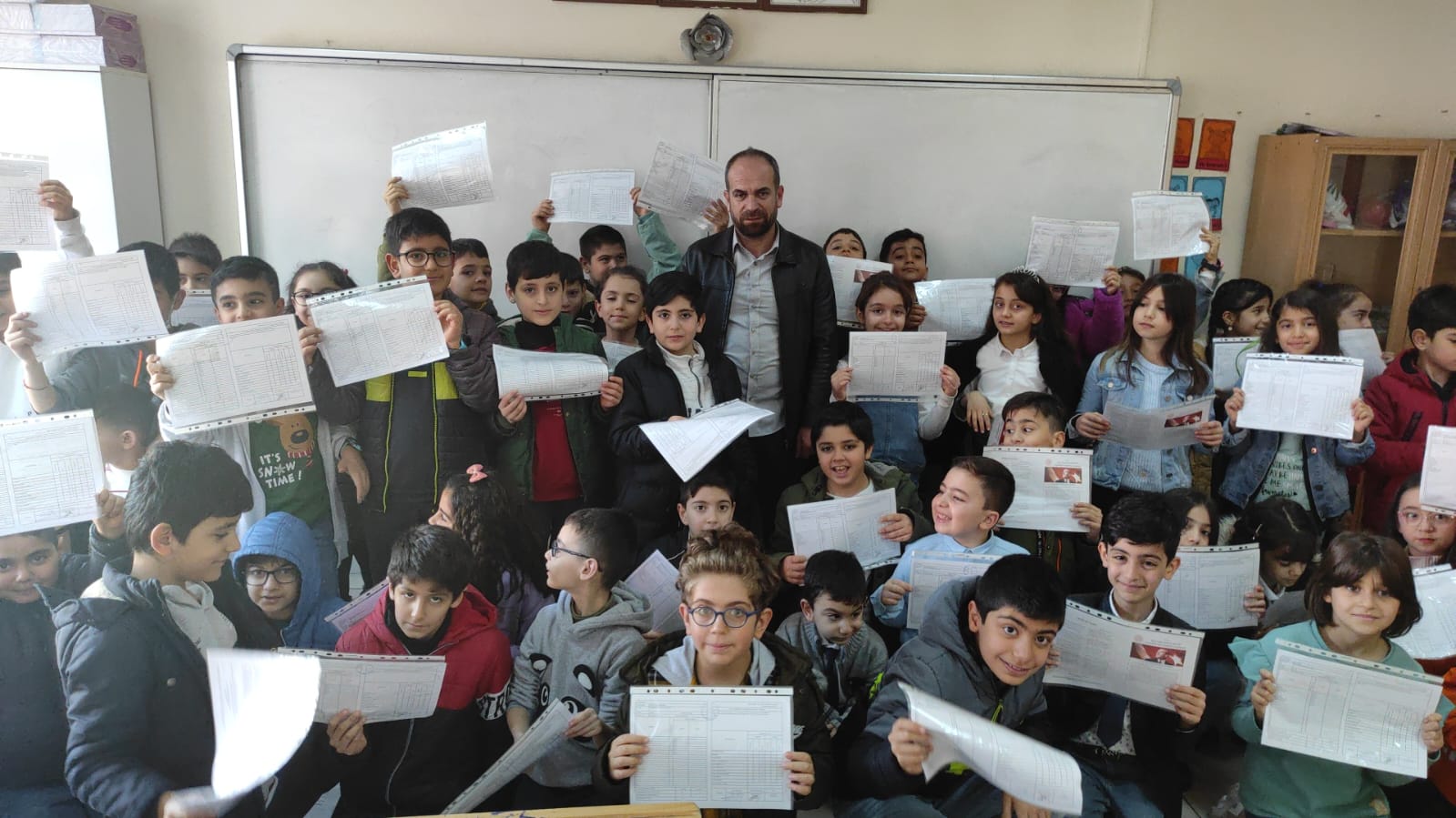 Siirt’te öğrencilerin karne heyecanı