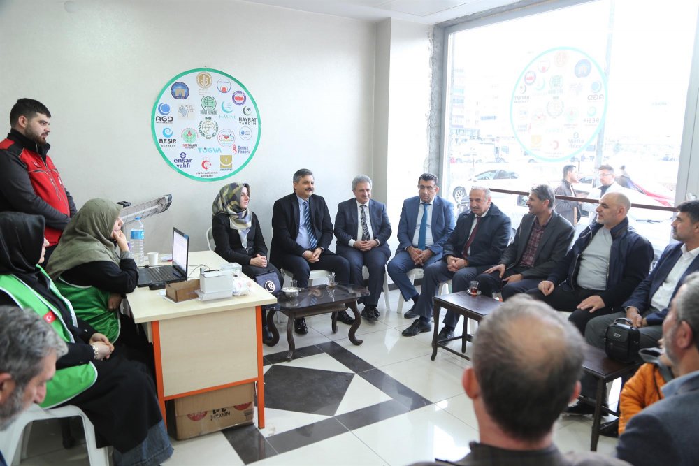 Rektör Şındak, Vatandaşları Sosyal Market’e Desteğe Davet Etti