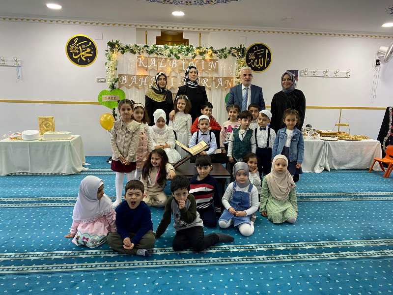 Siirt Yeni Mahalle Camiinde 4-6 Yaş Grubuna Hatim Töreni Düzenlendi