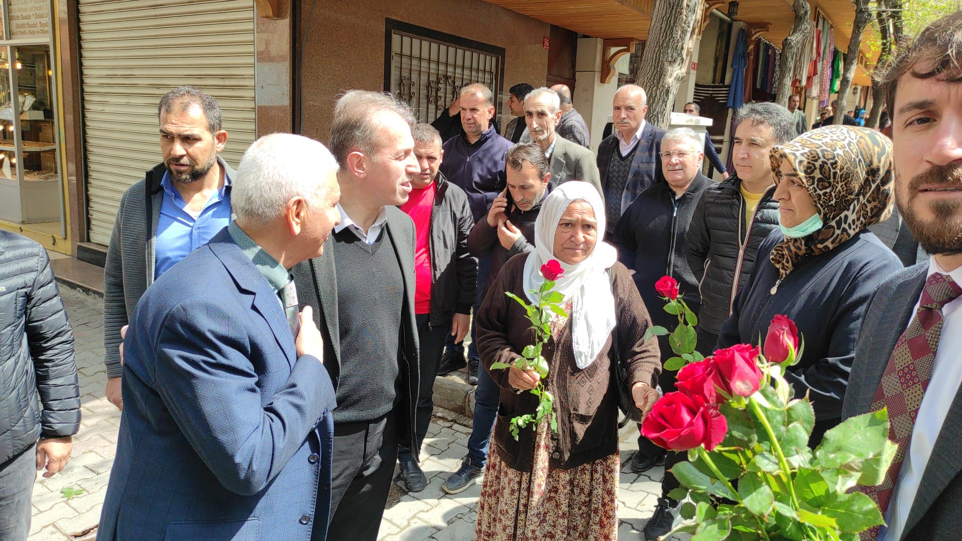 AK Parti’de esnaf ziyareti