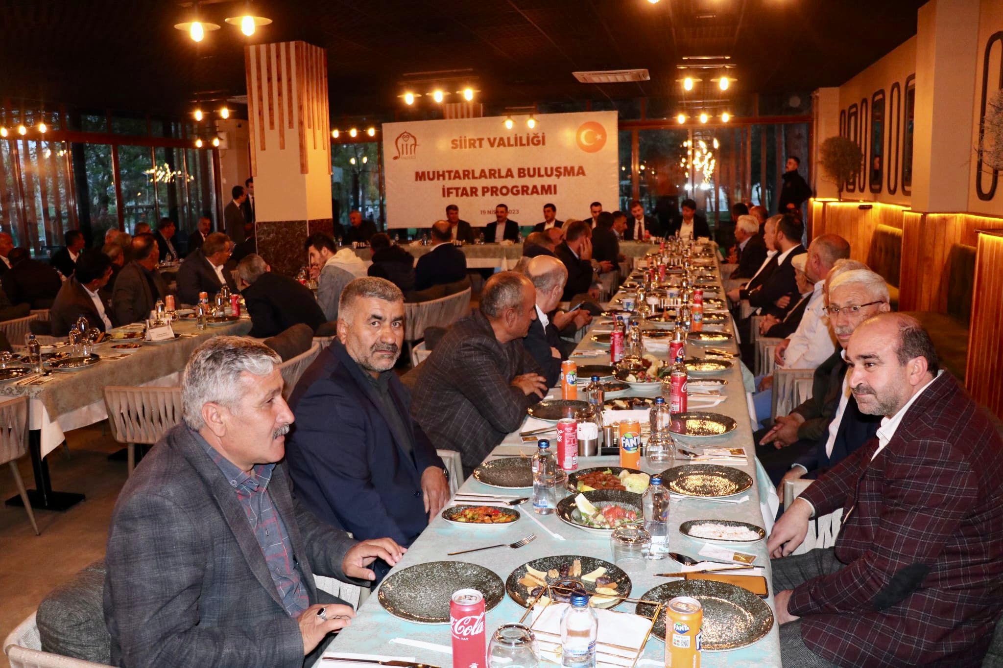 VALİ HACIBEKTAŞOĞLU, İFTAR PROGRAMINDA MUHTARLARIN SORUN VE TALEPLERİNİ DİNLEDİ