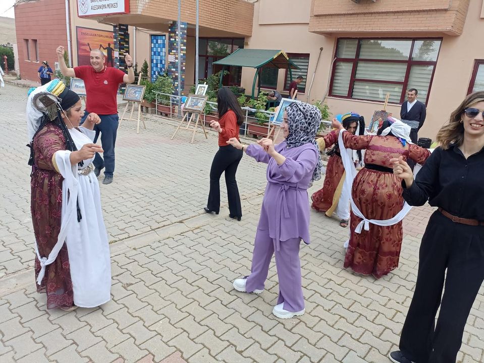 Engelli Vatandaşların eserleri görücüye çıktı