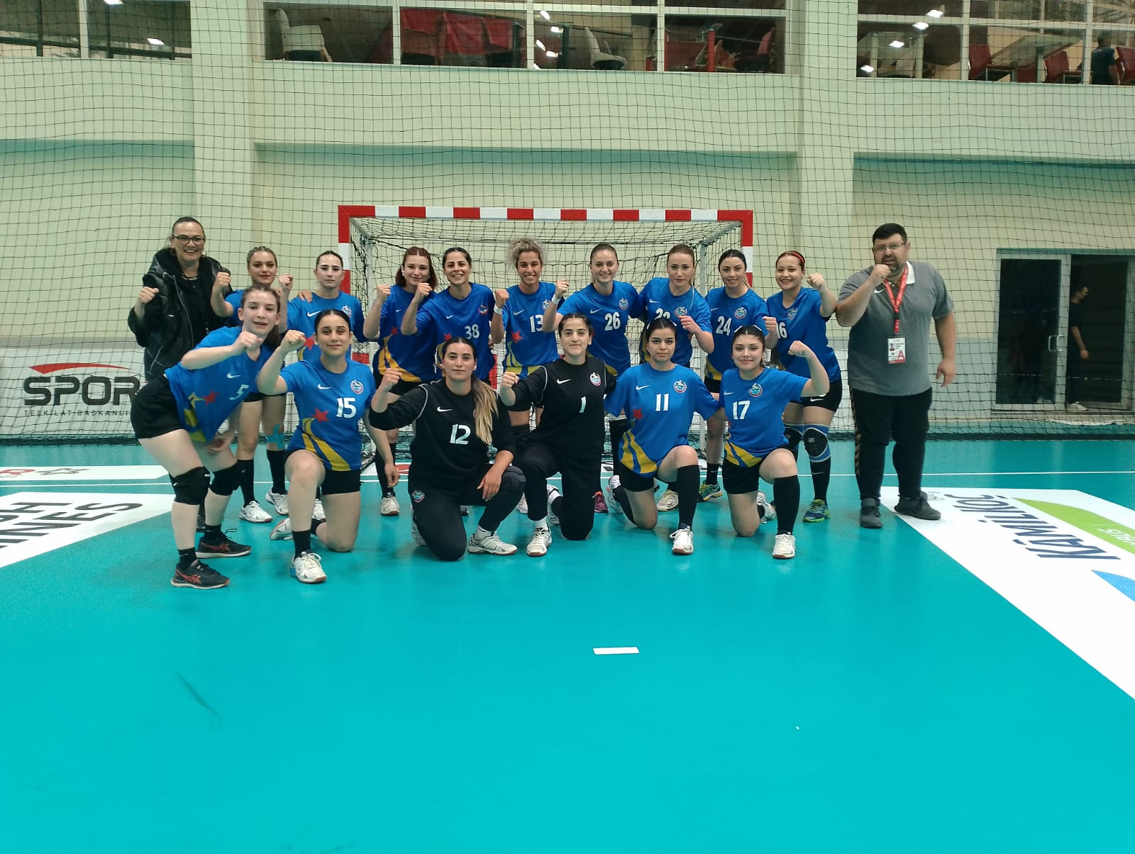 Bayan Hentbol takımımız 1. Linkte.