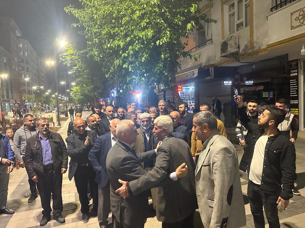 Oğuz ailesinden AK Parti’ye güçlü destek