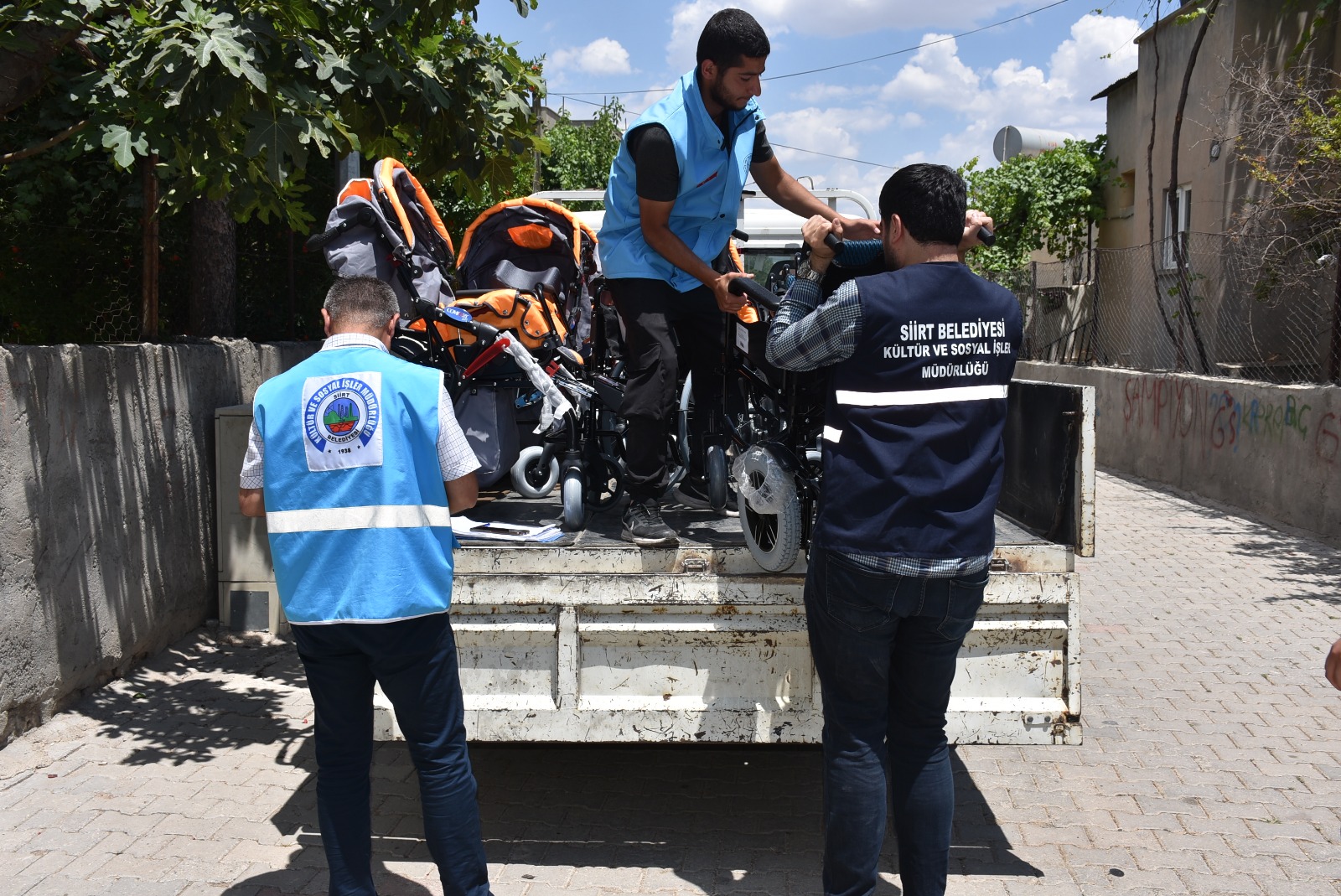 SİİRT BELEDİYESİNDEN ENGELLİLERE AKÜLÜ ARAÇ VE MALZEME DESTEĞİ.