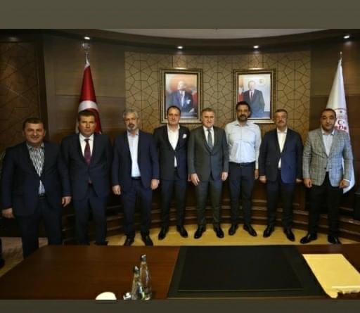 AK Parti Siirt Heyeti Gençlik Spor Bakanı Osman Aşkın Bak’ı Ziyaret Etti.