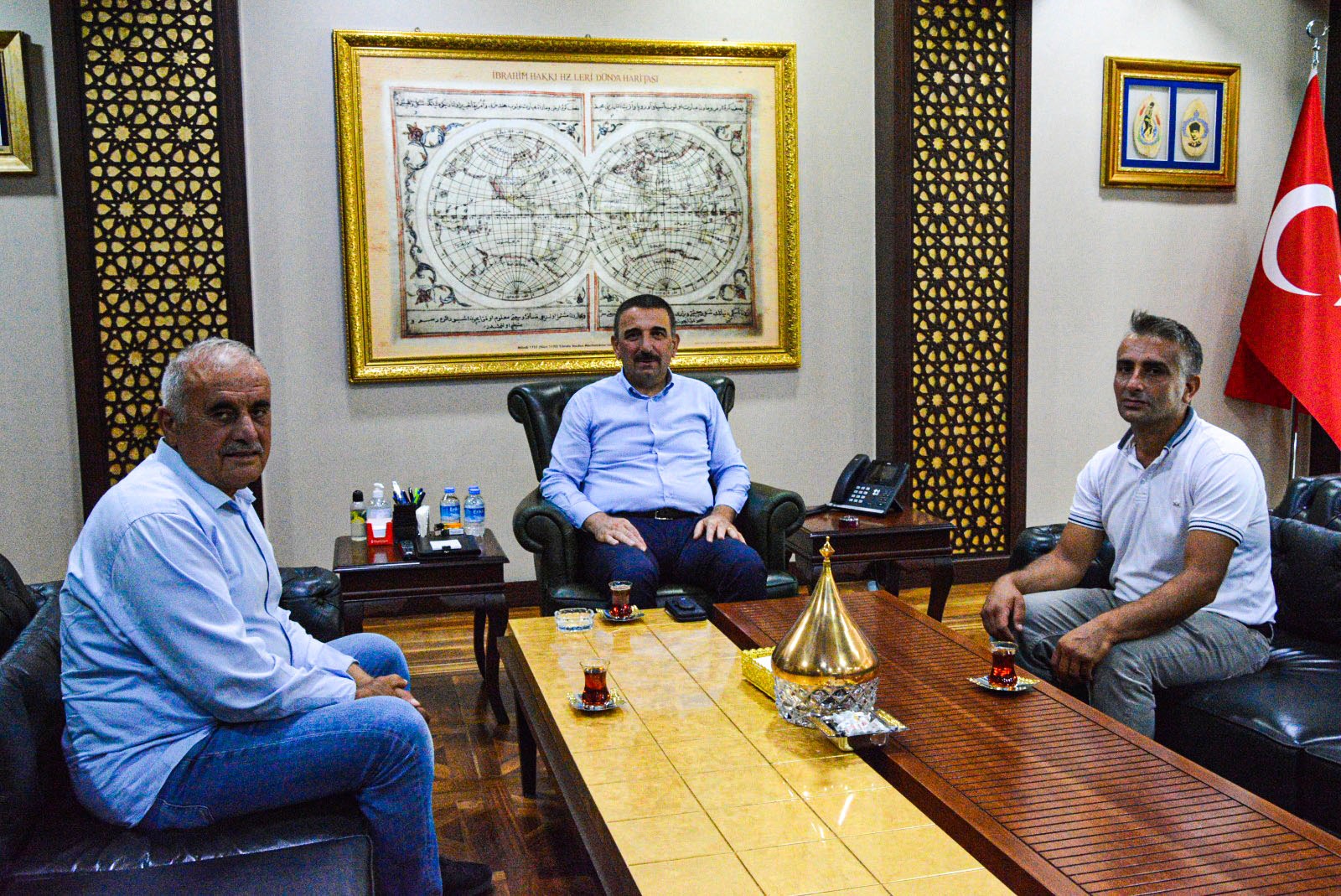 SİİRT VALİSİ HACIBEKTAŞOĞLU KÖY MUHTARLARINI AĞIRLAMAYA DEVAM EDİYOR 