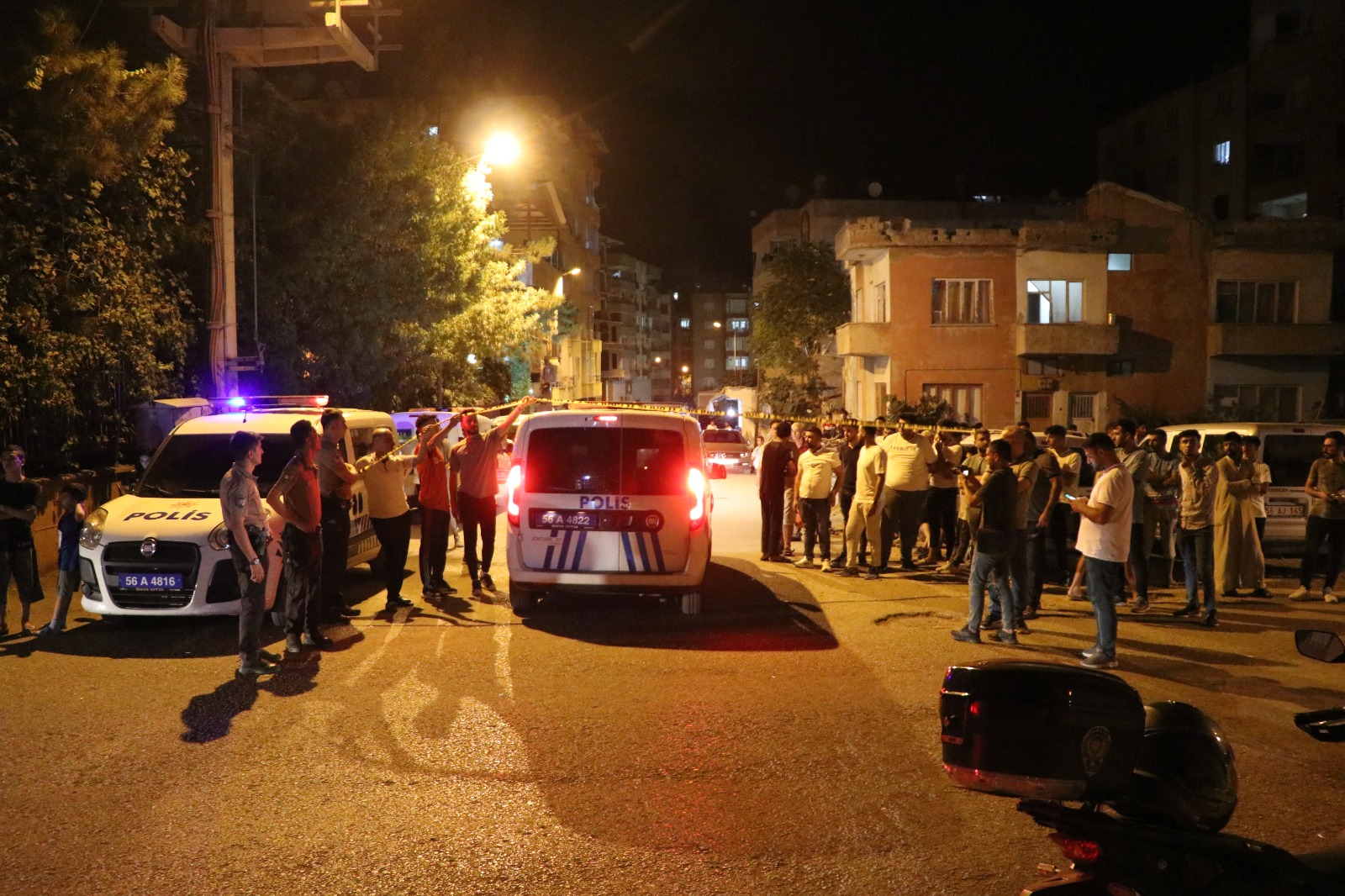 Siirt’te boşanma aşamasındaki eşinin evini bastı, intihar etti