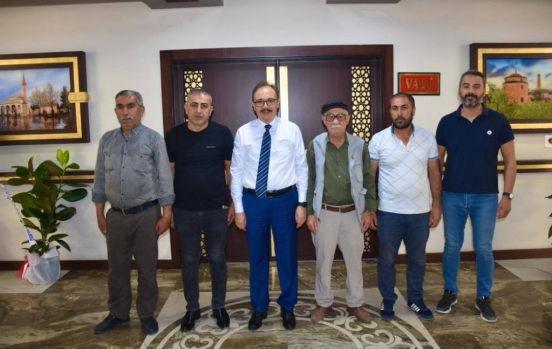 Siirt Yaş Meyve ve Sebze Komisyoncuları Derneğinden Vali Kızılkaya’ya  Ziyaret.