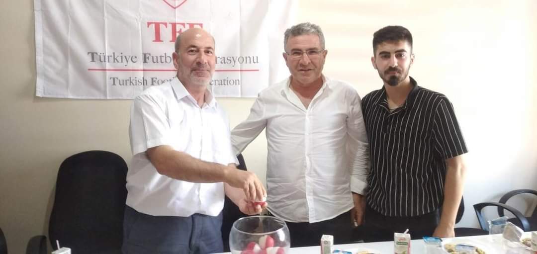 Amatör Spor Kulüpleri federasyon Başkanı Akıncı;“Amatör Ligde 13 takım, U; Liglerinde ise 9 takımın kura çekimi yapıldı”