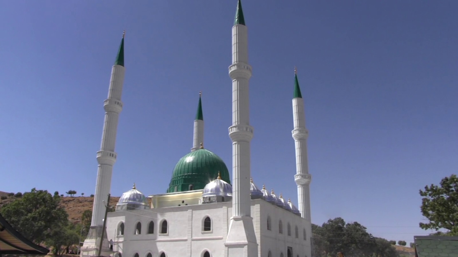 CENNETLE MÜJDELENEN 10 SAHABİ’DEN BİRİ OLAN ABDURRAMAN BİN AVF HZ. TÜRBESİ YAPILAN RESTORASYON ÇALIŞMALARI İLE BİRLİKTE YENİ BİR ÇEHRE KAZANDI   TERÖRDEN TEMİZLENEN BÖLGELER YENİDEN HAYAT BULMAYA BAŞLADI 