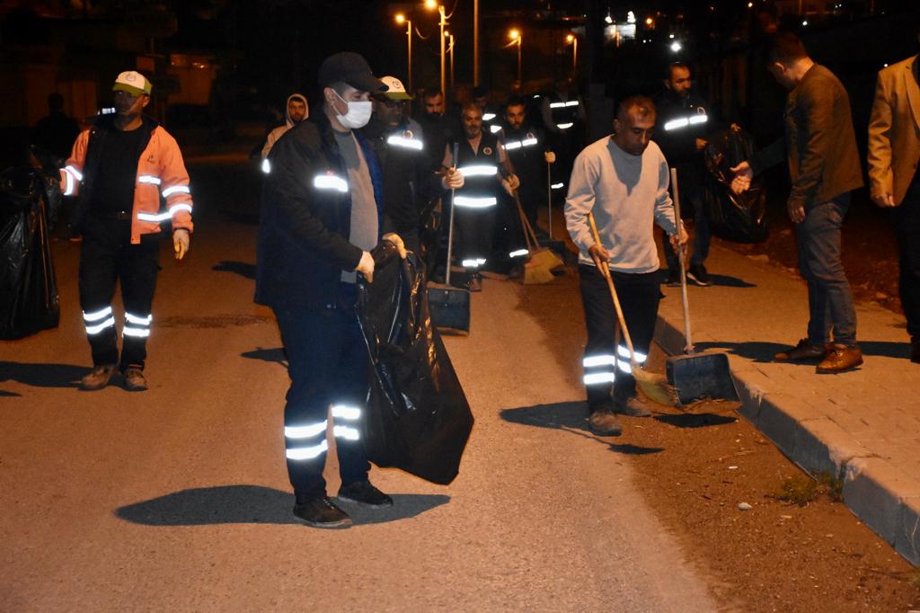 SİİRT’TE ” TEMİZ KENT” SLOGANI İLE BAŞLATILAN TEMİZLİK SEFERBERLİĞİ DEVAM EDİYOR.