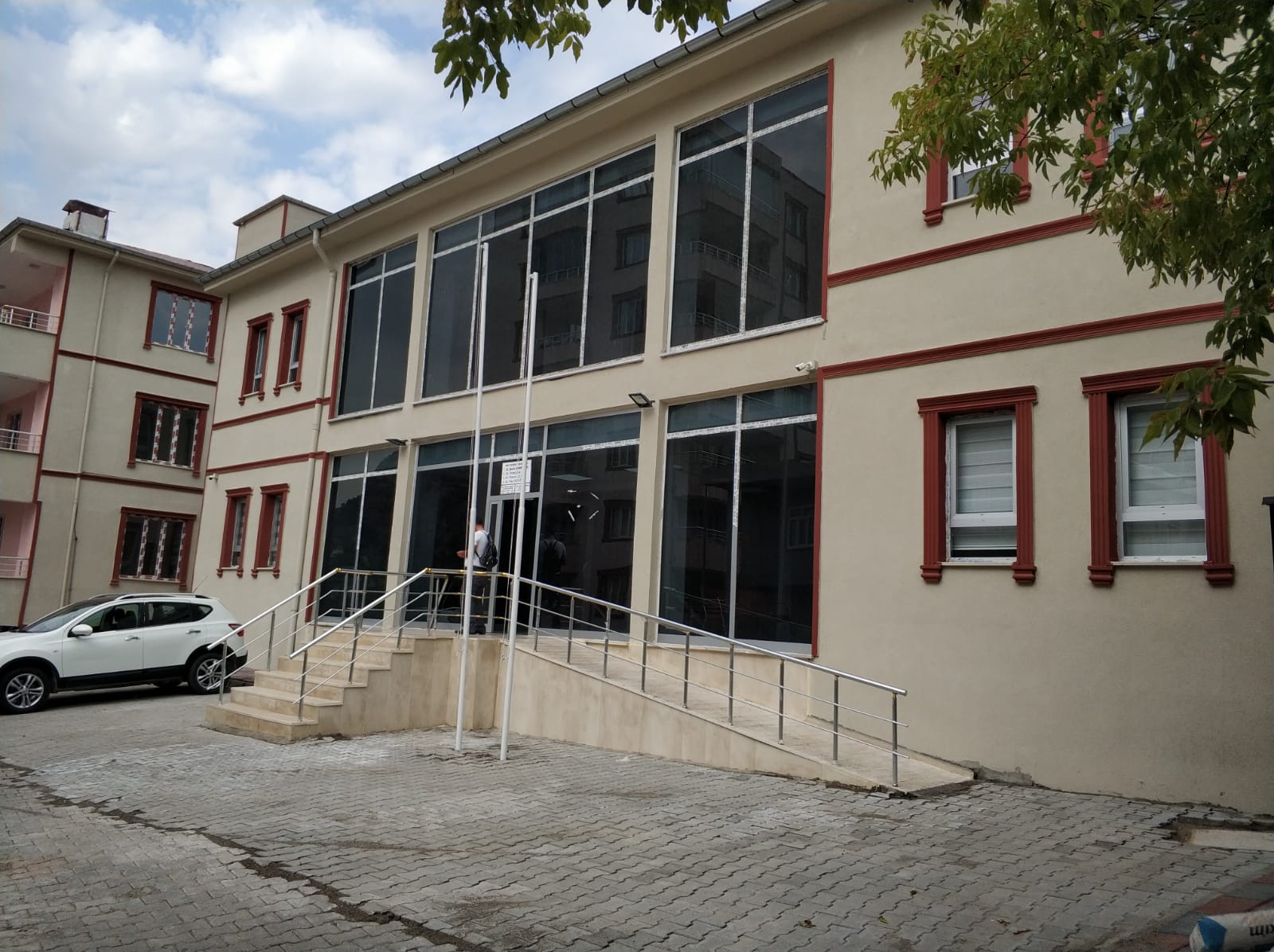 Siirt’te 2 Aile Sağlık Merkezi ve 112 Acil Servis İstasyonu Yapılıyor