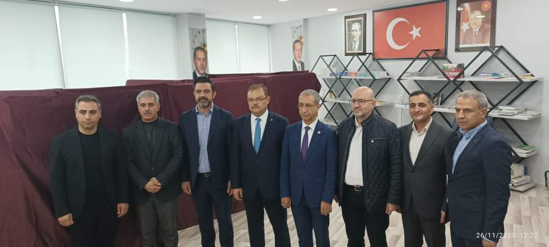 Siirt’te AK Parti belediye başkan adayları için temayül yoklaması yapıldı.