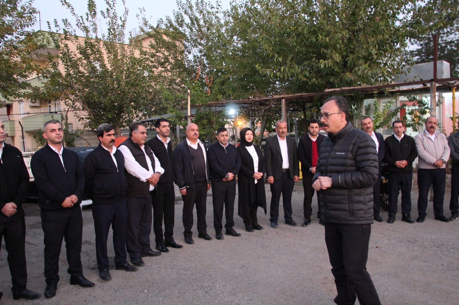 VALİ KIZILKAYA, SABAHIN İLK IŞIKLARINDA OTOBÜS ŞOFÖRLERİYLE BİR ARAYA GELDİ