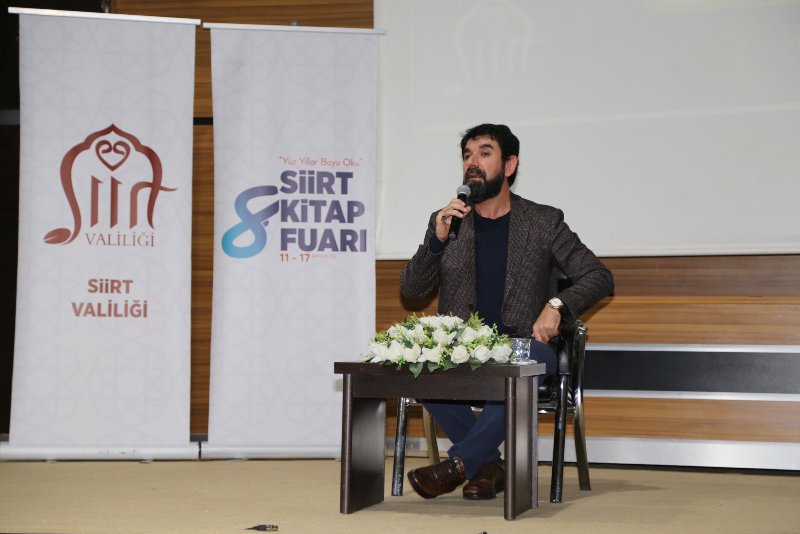 Serdar Tuncer’in Şiir Dinletisi Siirt’te Büyük İlgi Gördü