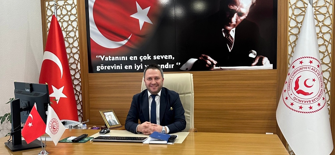 Yıllar önce kaldığı Siirt Aile ve Sosyal Hizmetler Müdürlüğüne bağlı Yetiştirme Yurdundan mezun olduktan sonra eğitim ve memuriyetini başarıyla sürdürüp O Kurumun İl Müdürü oldu