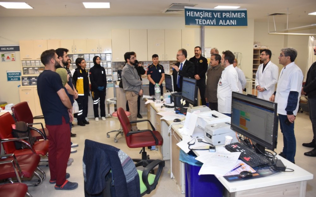 Vali Dr. Kızılkaya, Şiddete Uğrayan Doktora Geçmiş Olsun Ziyaretinde bulundu