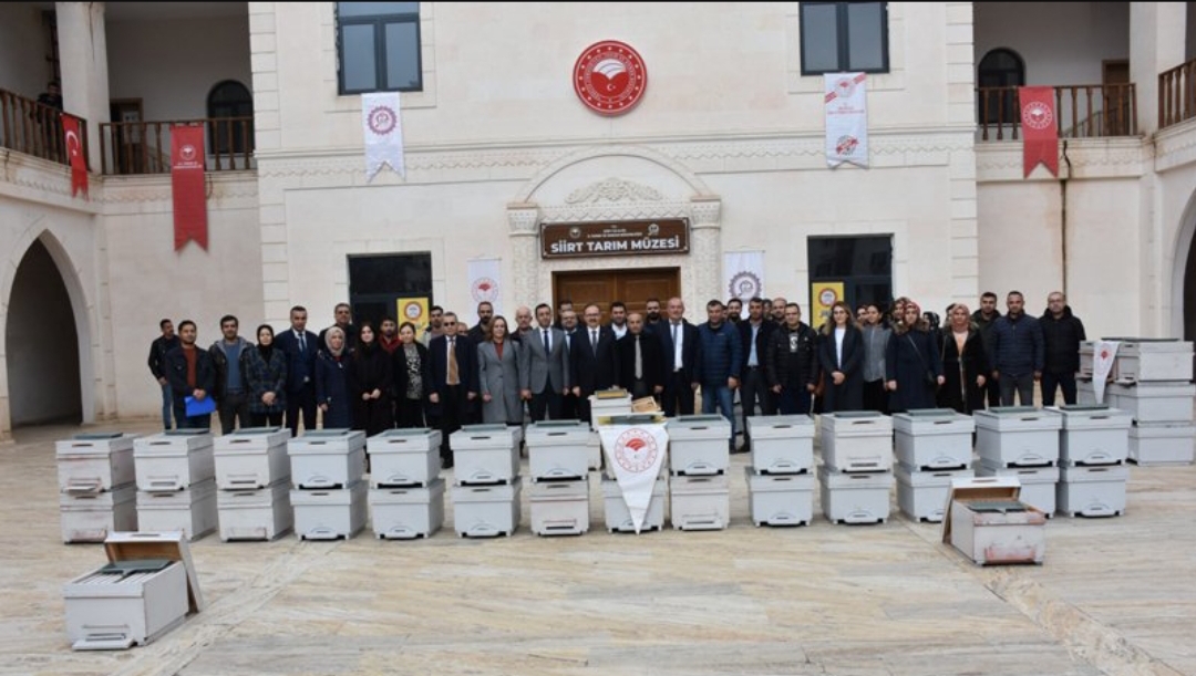 Siirt’te 35 Arıcı’ya 1050 Arı Kovanı Dağıtıldı.