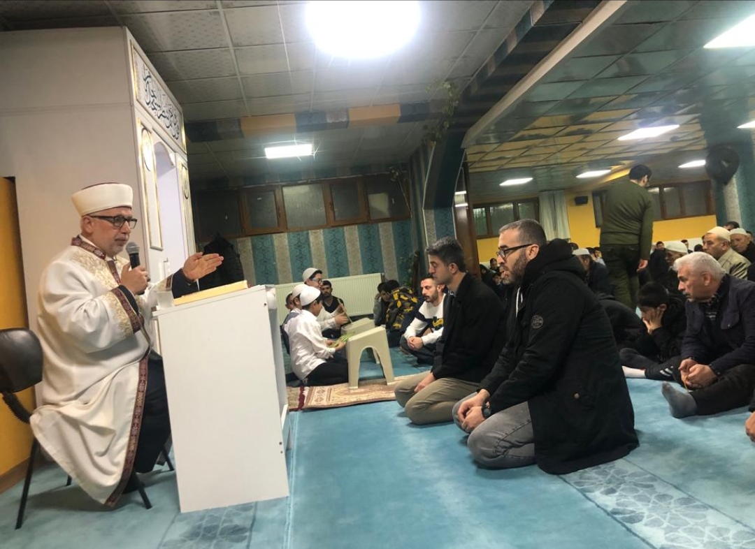 Üç Aylar Başladı, Regaip Kandilinde Gazze İçin eller semaya kalktı 