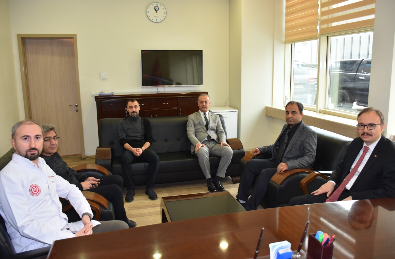 VALİ DR. KIZILKAYA, SAĞLIK ÇALIŞANLARIYLA BİR ARAYA GELDİ