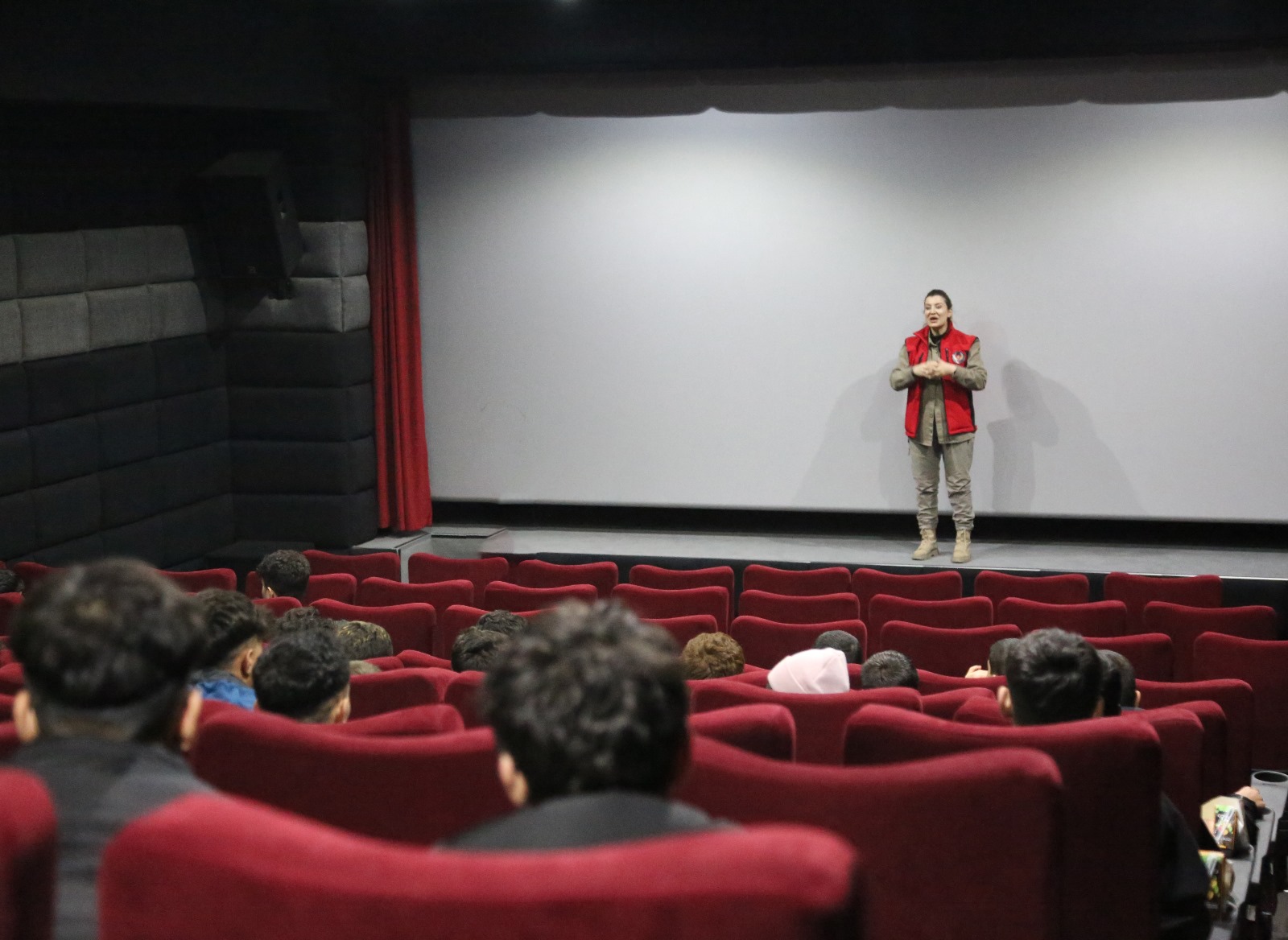 SİİRT SEVGİ EVLERİNDEKİ ÇOCUKLARLA MİLLİ BİRLİK VE BERABERLİK BULUŞMASI