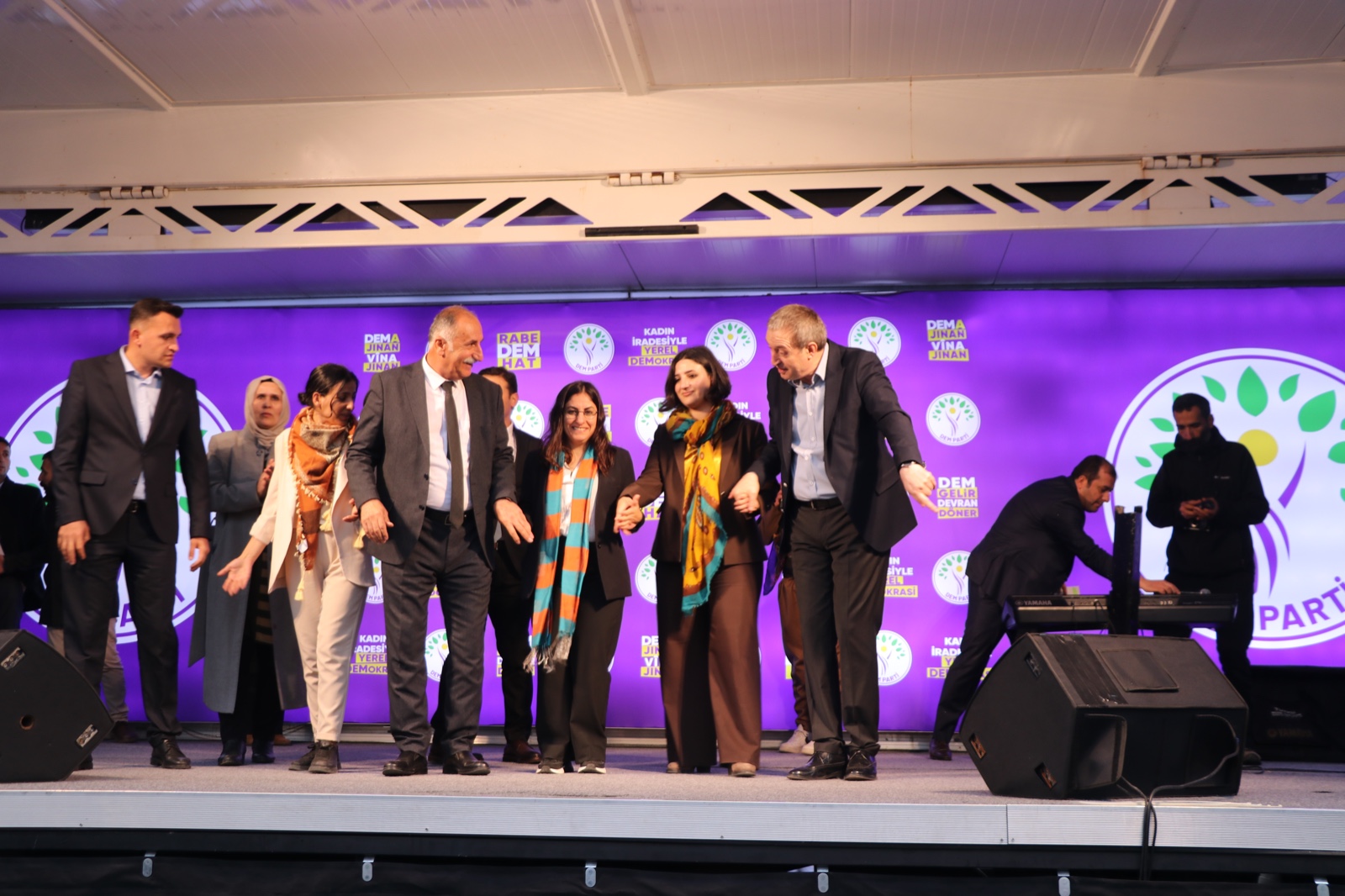 DEM Parti Eş Genel Başkanı Bakırhan Siirt’te miting yaptı