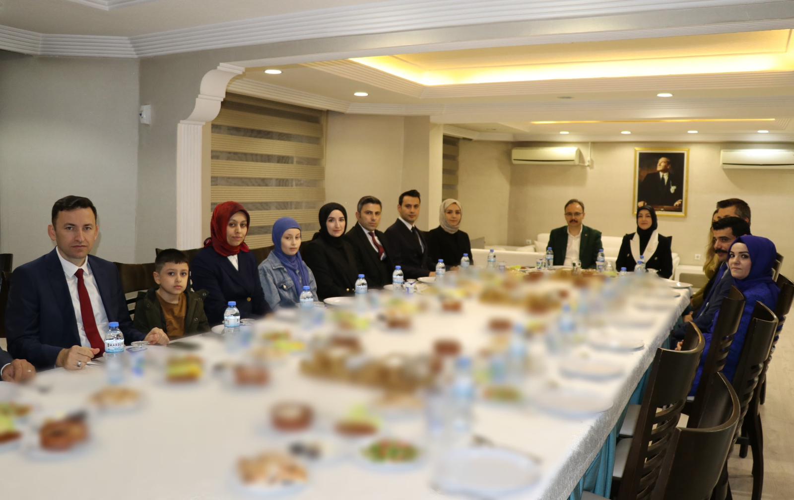 VALİ DR. KEMAL KIZILKAYA, MÜLKİ İDARE AMİRLERİ İLE İFTARDA BİR ARAYA GELDİ