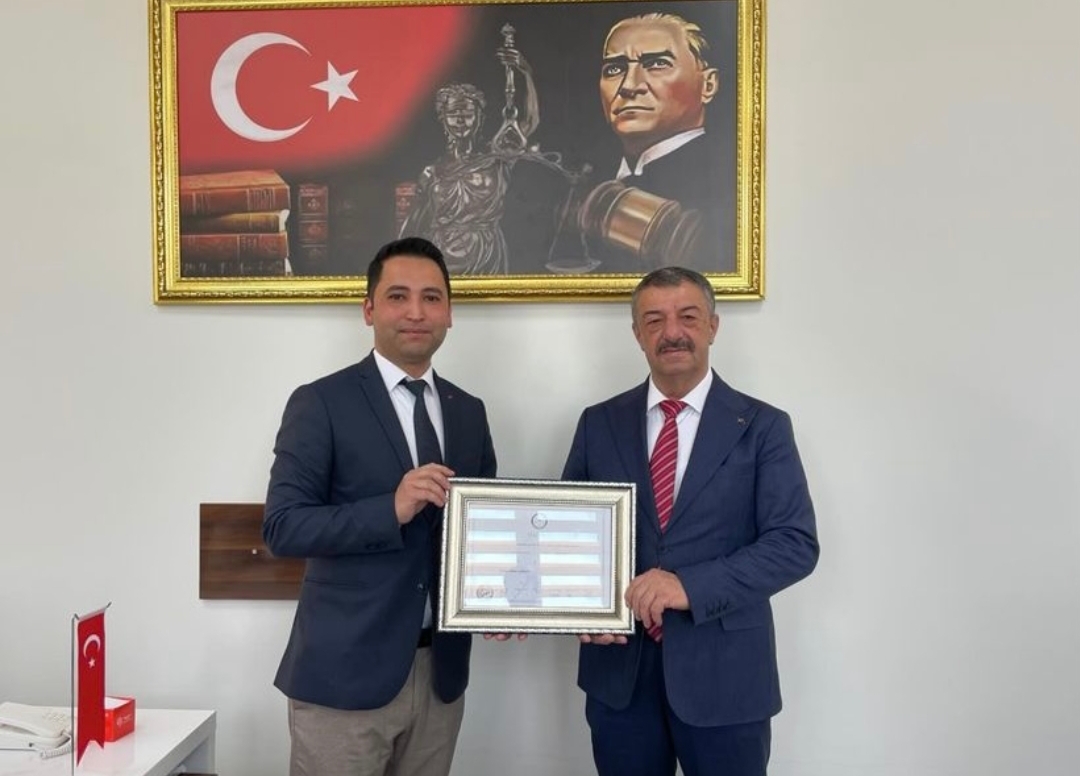 Şirvan Belediye Başkanı Necat Cellek Mazbatasını aldı