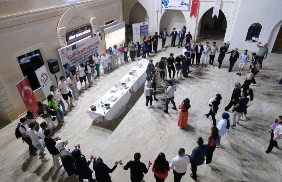 Siirt’te Kültür Gecesi Düzenlendi