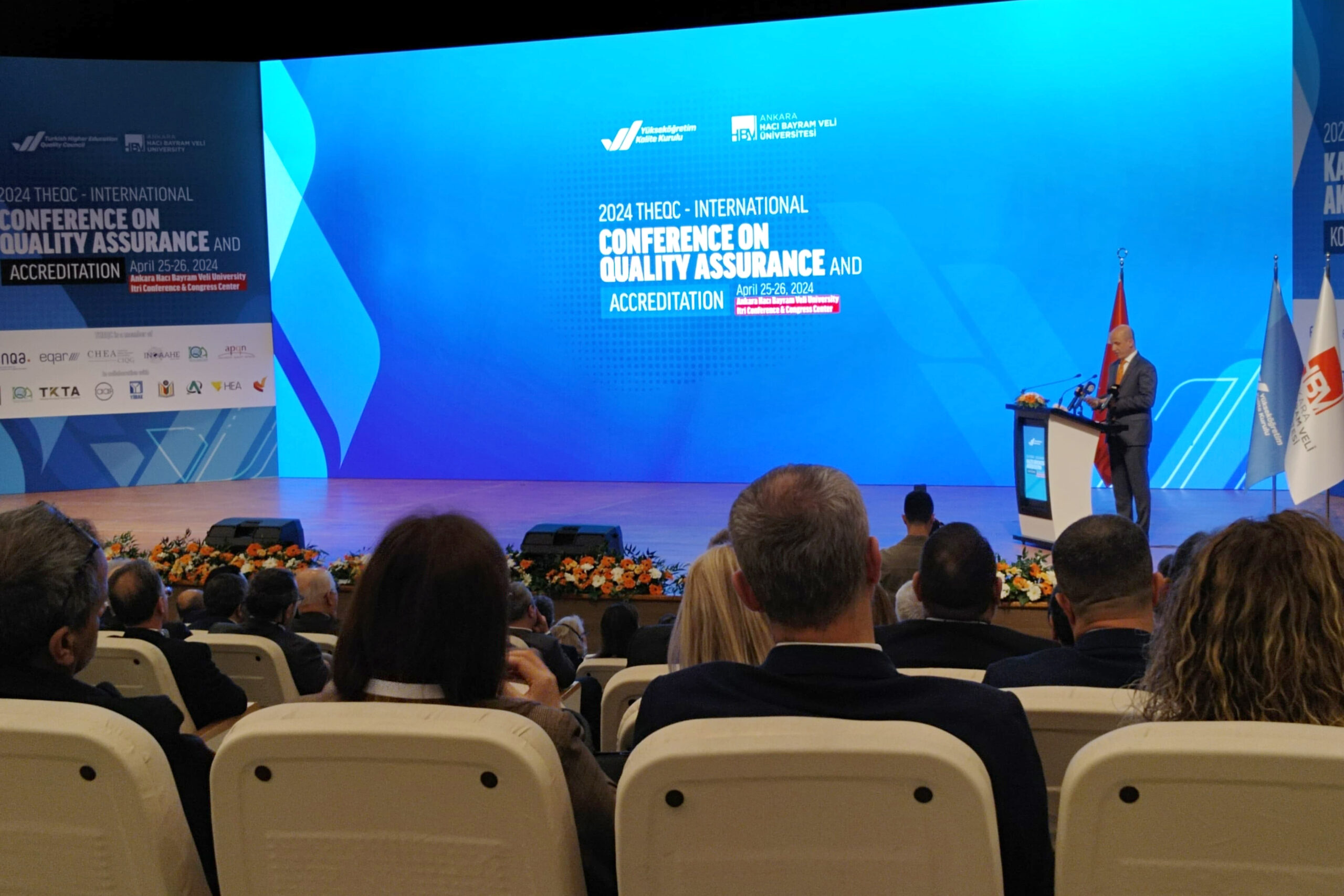 REKTÖR ŞINDAK, “KALİTE GÜVENCESİ VE  AKREDİTASYON” KONFERANSINA KATILDI