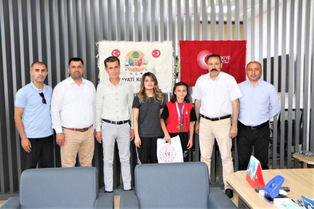 SPORCU ŞİRİN AŞKARA U15 KADINLAR GÜREŞ AVRUPA 3. SÜ OLDU