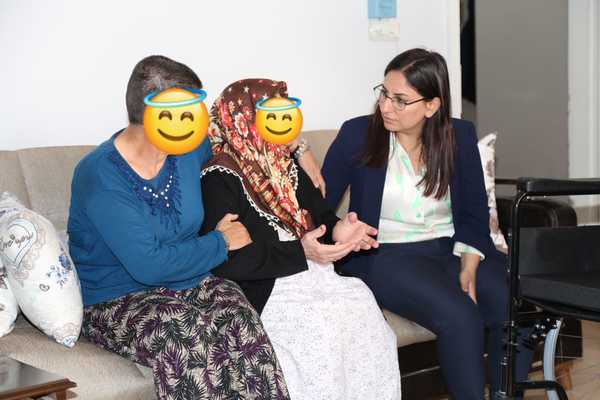 SİİRT BELEDİYESİ TEKERLEKLİ SANDALYE DAĞITIMLARINA DEVAM EDİYOR