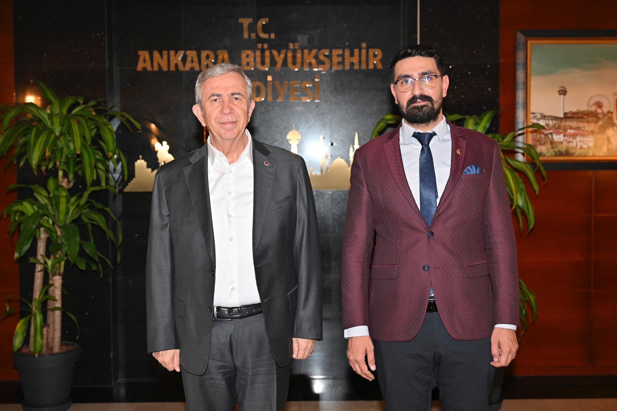 Siirt’in Genç Siyasetçisi Ankara Büyük Şehir Belediye Başkanı Mansur Yavaşla Görüştü