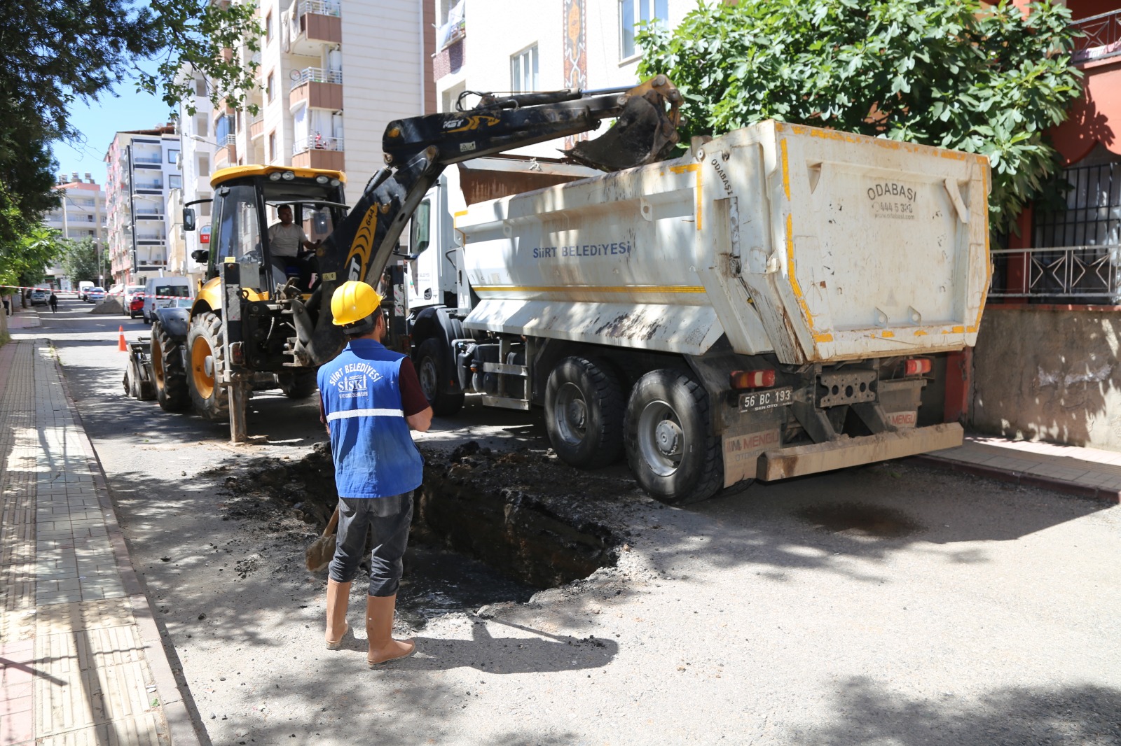 SİİRT BELEDİYESİ ALTYAPI SORUNLARINI GİDERMEYE BAŞLADI