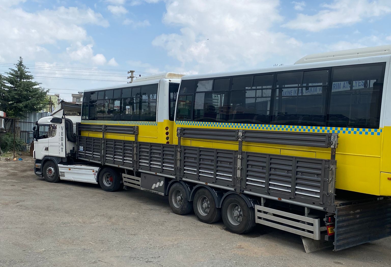 SİİRT BELEDİYESİ ARIZALI YOLCU OTOBÜSLERİNİN BAKIM VE ONARIMI İÇİN GAZİANTEP’E GÖNDERİLDİ 