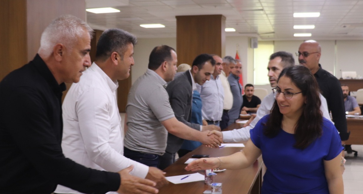 SİİRT BELEDİYE EŞ BAŞKANLARI ALAĞAŞ VE KAYSİ, MAHALLE MUHTARLARIYLA BULUŞTU