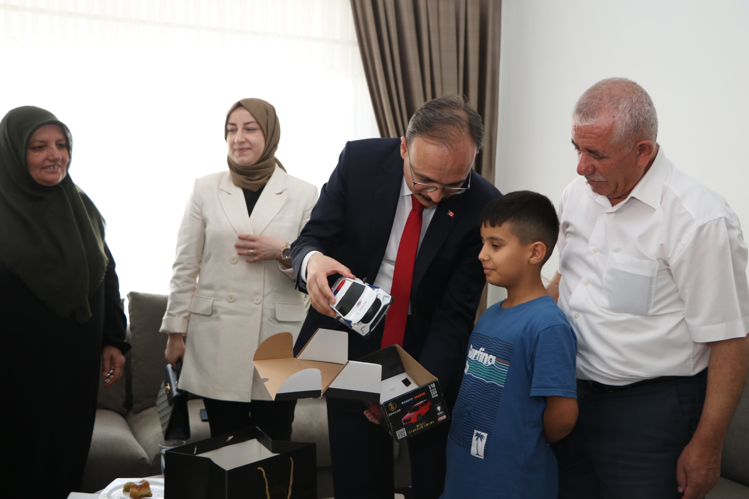 VALİ KIZILKAYA, 15 TEMMUZ ETKİNLİKLERİNDE ŞEHİT AİLELERİNİ UNUTMADI