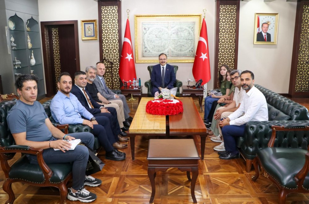 LGS’de Türkiye Birincisi Olan Nursena Ay, Vali Kızılkaya’yı Ziyaret etti