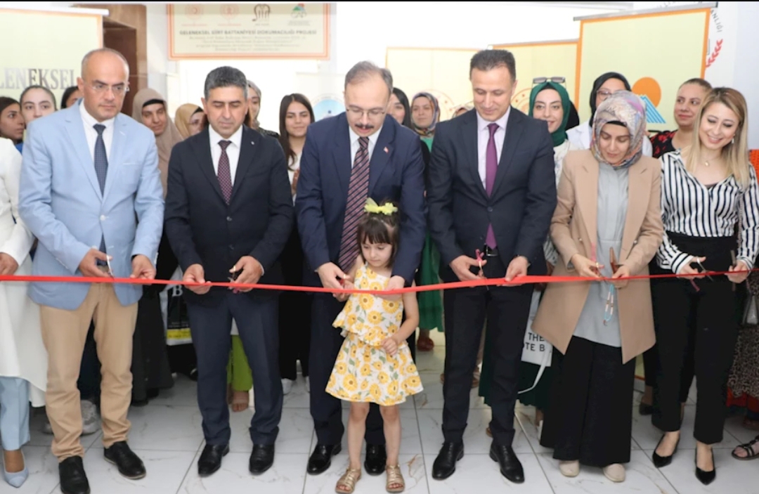 Geleneksel Siirt Battaniyesi Dokumacılığı Atölyesi Açıldı