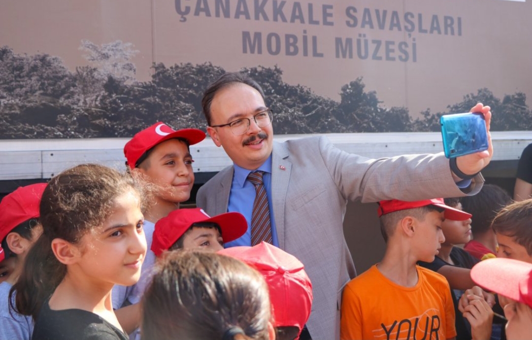 Vali Dr. Kızılkaya, Çanakkale Savaşları Mobil Müzesini Gezdi