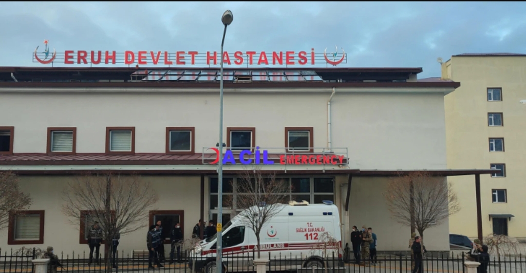 Eruh’ta Traktör Devrildi, 2’si Ağır, 7 Kişi Yaralandı