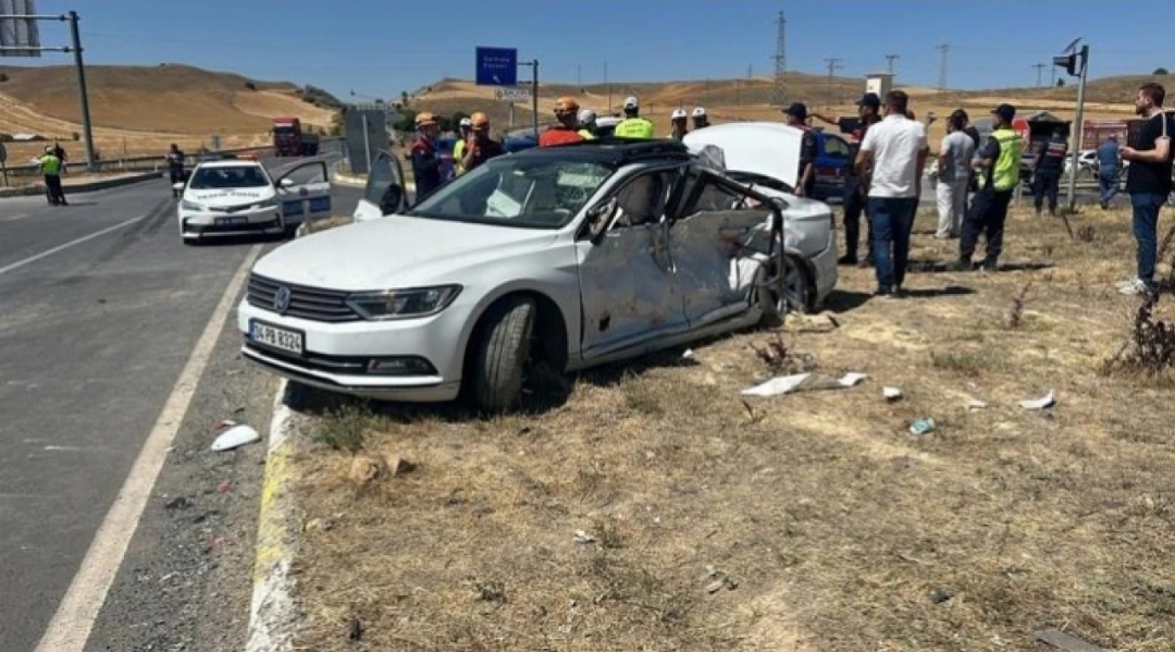 Siirtli Ailenin Bulunduğu Otomobil Sivas’ta Kaza Yaptı:1 Ölü 3 Yaralı