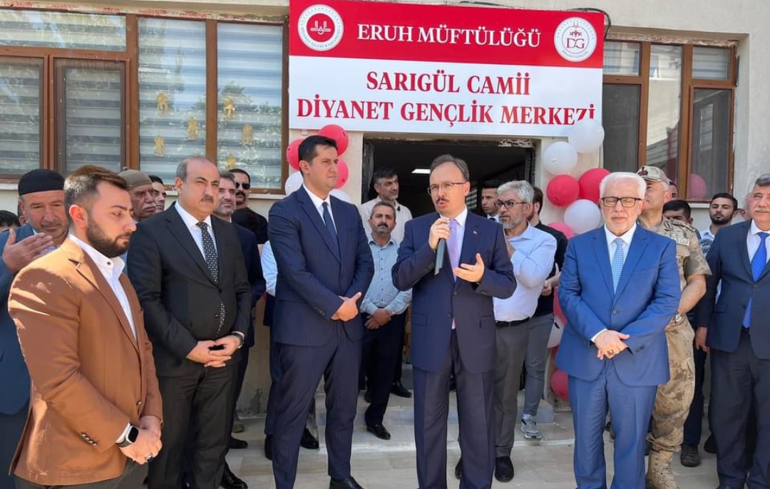 Vali Dr. Kızılkaya, Eruh’ta Sarıgül Camii Diyanet Gençlik Merkezinin Açılışı Yaptı