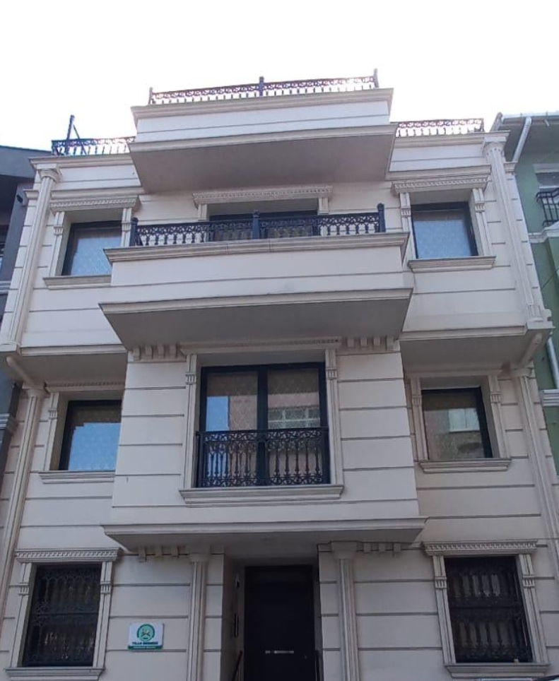 Kadınlara Özel Beş Katlı Bina