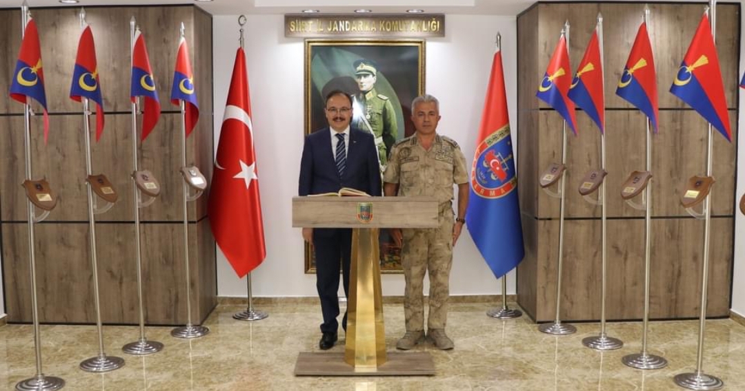 Vali Kızılkaya’dan Jandarma Alay Komutanı Özmen’e Hayırlı Olsun Ziyareti