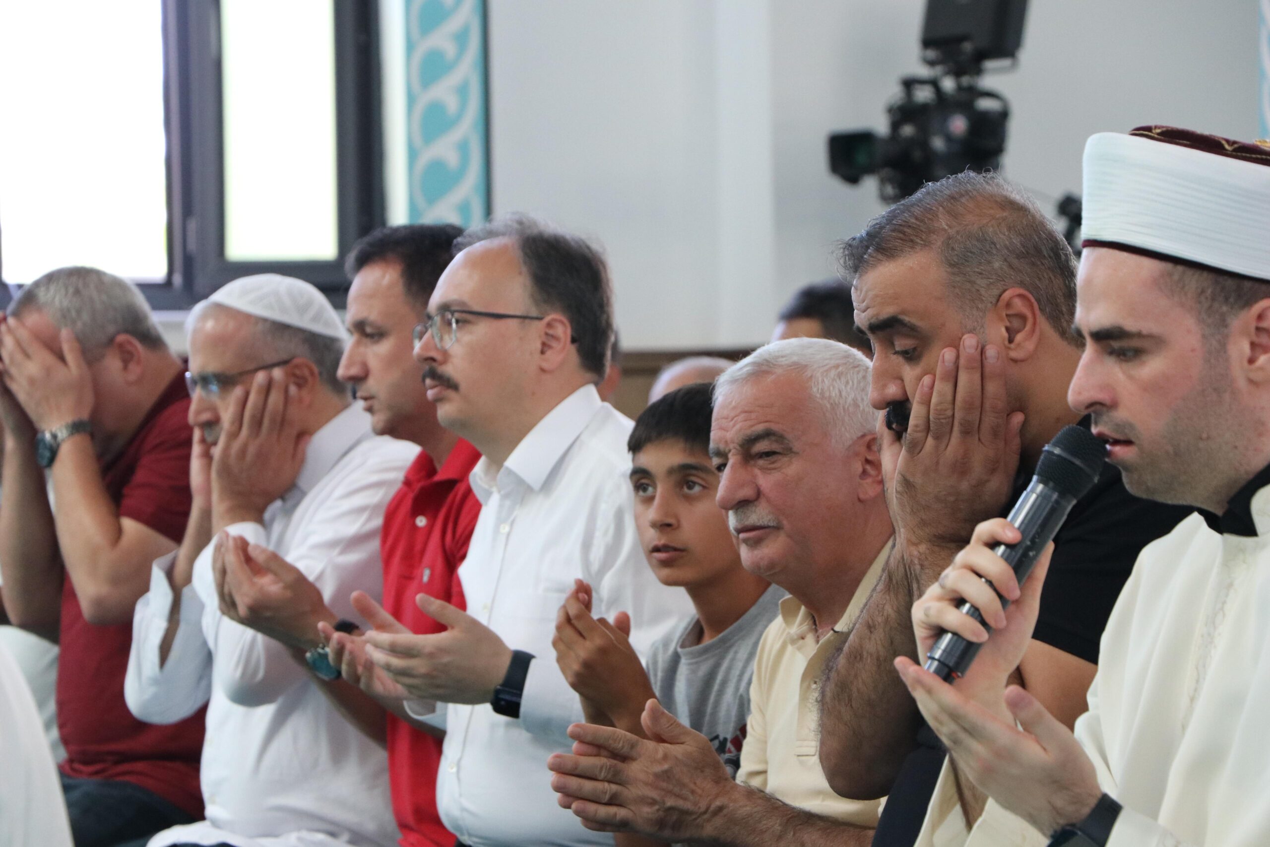 Vali Dr. Kemal Kızılkaya, Mevlit Kandili Programına Katıldı